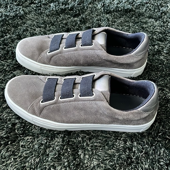The Flexx Olive Gray Sneakers - Picture 7 of 10